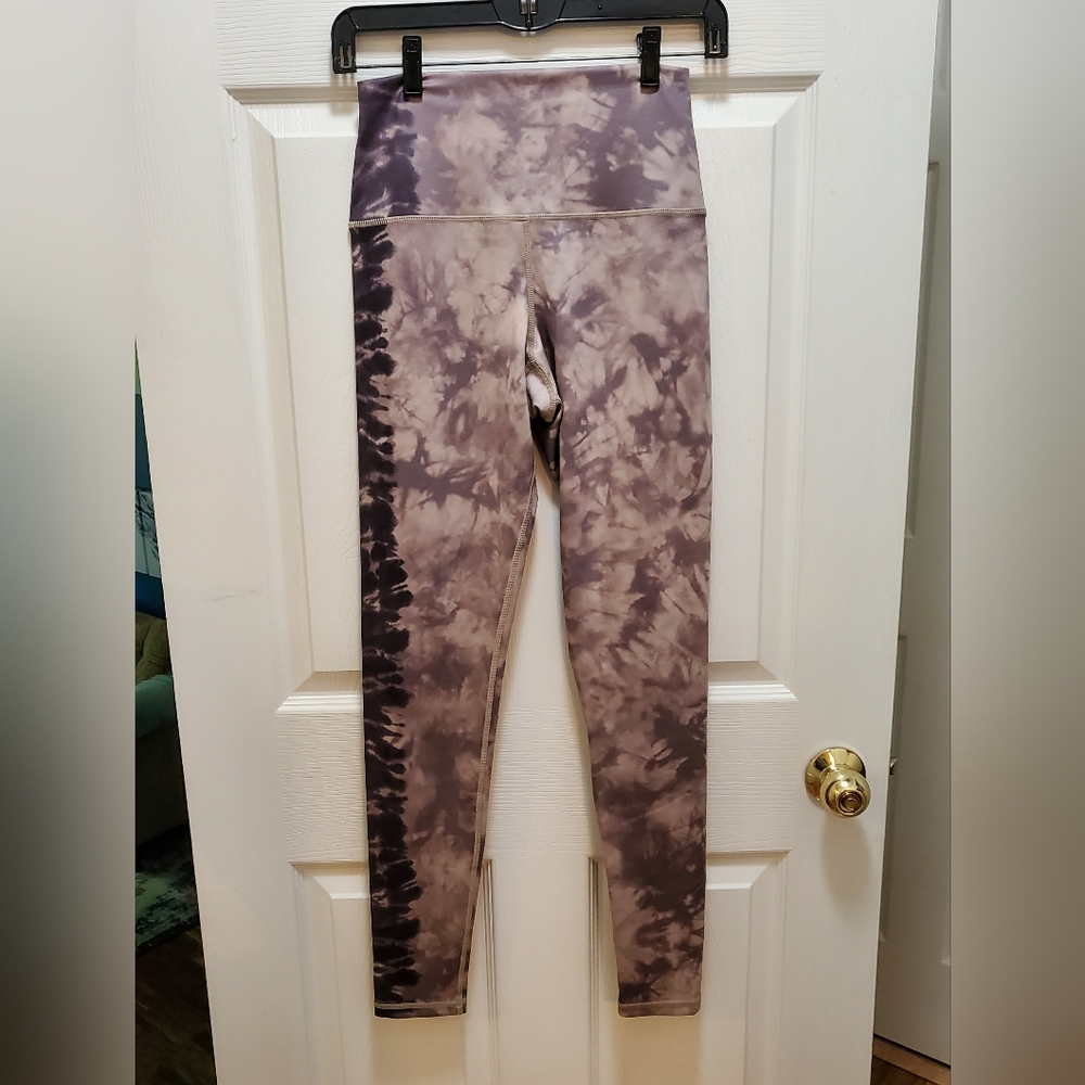 Glyder leggings/Yoga pants, Brown/Mushroom tie dye, Size M